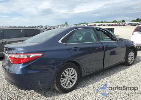 2016 Toyota Camry Le z USA, uszkodzony, nr VIN 4T1BF1FK5GU540254